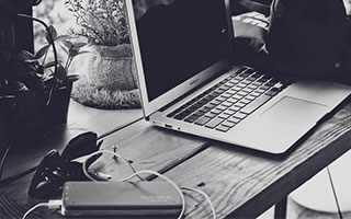 34岁萨拉赫独造两球仍难掩一个事实：利物浦的争四全靠这条老腿